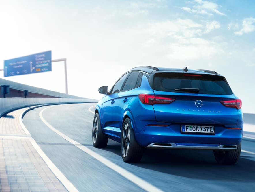 opel_grandland_hybrid_exterior_driving_4x3_gr22_e01_008 Conçu pour être efficace